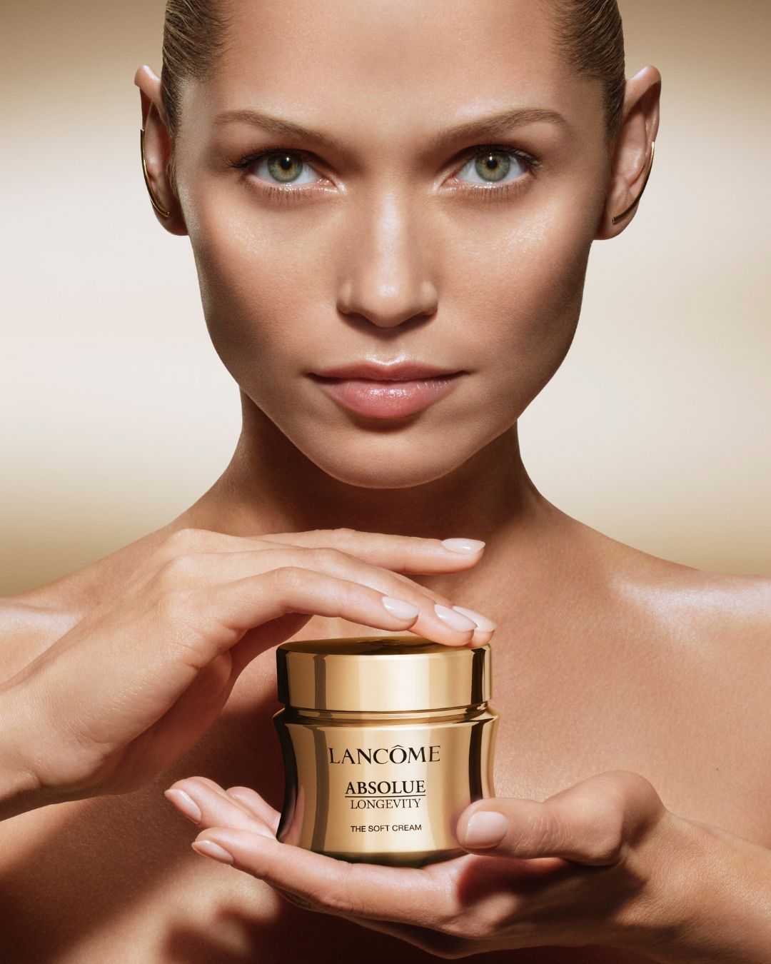 Dr. Martin Baraibar collaborating on Lancôme Absolue Longevity skincare research Dr. Martin Baraibar collaborating on Lancôme Absolue Longevity skincare research