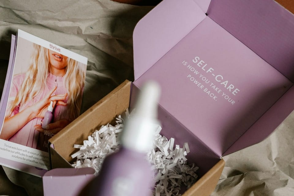 How Smart Packaging Creates Viral Moments for D2C Cosmetic Brands 