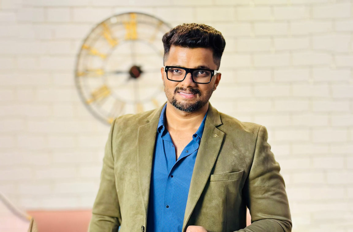 Influencer Nitin Joshi presenting sunscreen SPF test results.