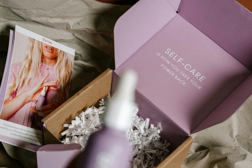 How Smart Packaging Creates Viral Moments for D2C Cosmetic Brands