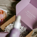 How Smart Packaging Creates Viral Moments for D2C Cosmetic Brands
